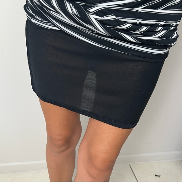 Witchery Women’s Dress Black White Striped Draped Asymmetric Half Sleeve Size 8 - Picture 6 of 13